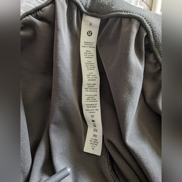 EUC Lululemon Keep Moving Jogger size 8 rip tag attached - Picture 3 of 4